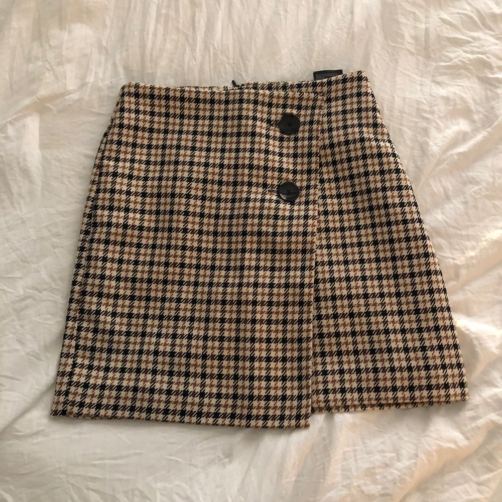 Plaid mini skirt with buttons from H&M